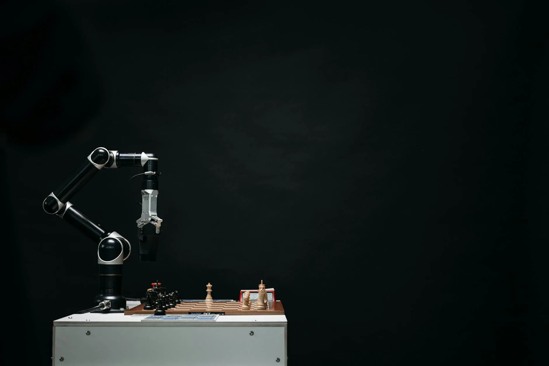 OpenClaw vs Claude Cowork AI agents comparison - autonomous AI assistants for 2026
